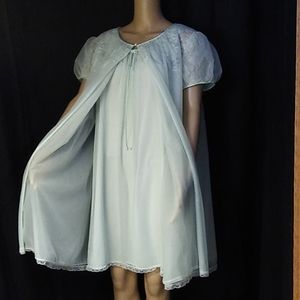 Vanity Fair peignor set